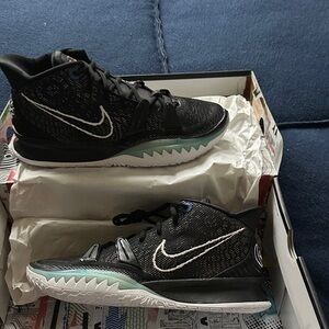 Nike Kyrie 7 Black Basketball sneakers never worn